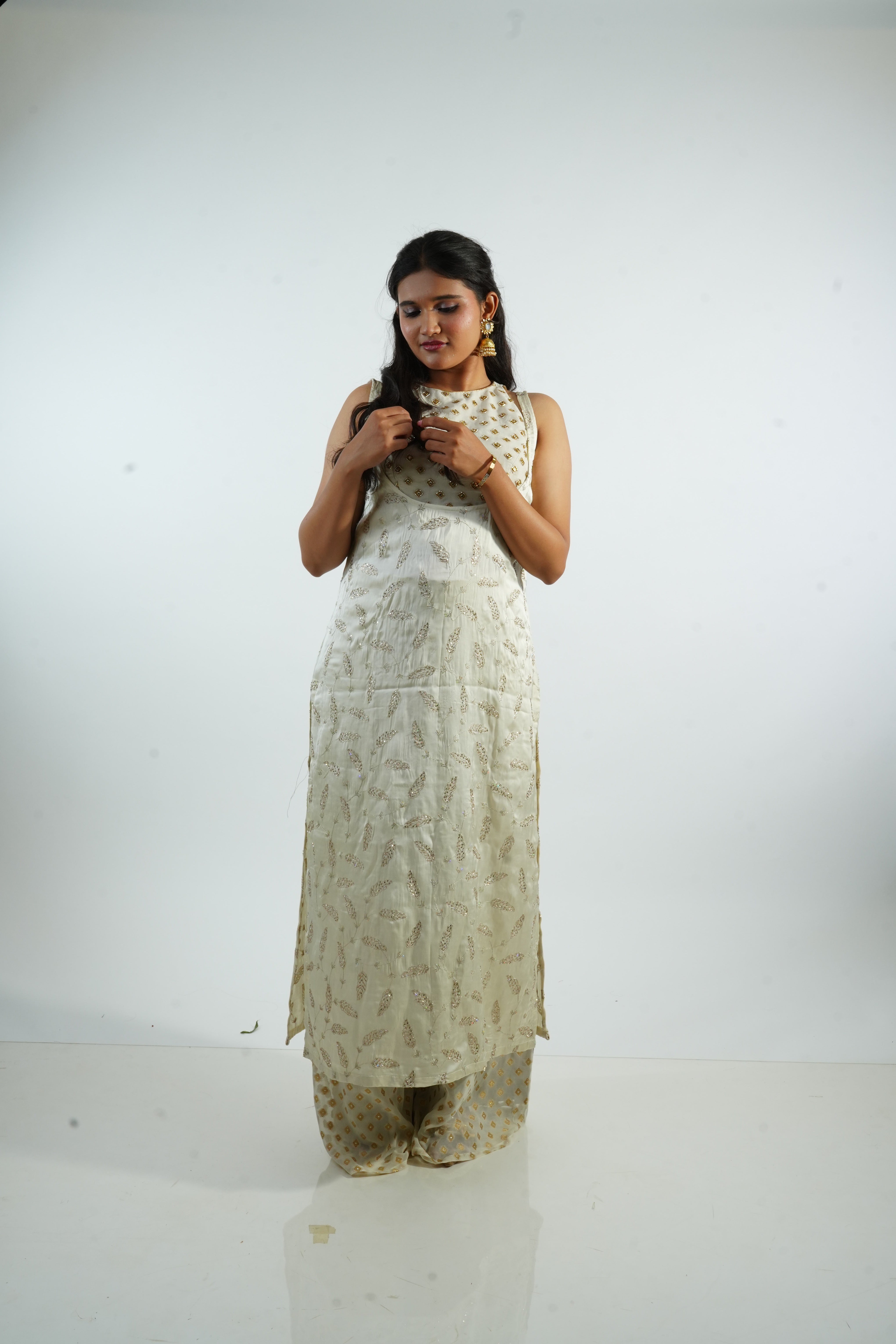 INAYA - Ivory Feather Print Sleeveless Suit Set
