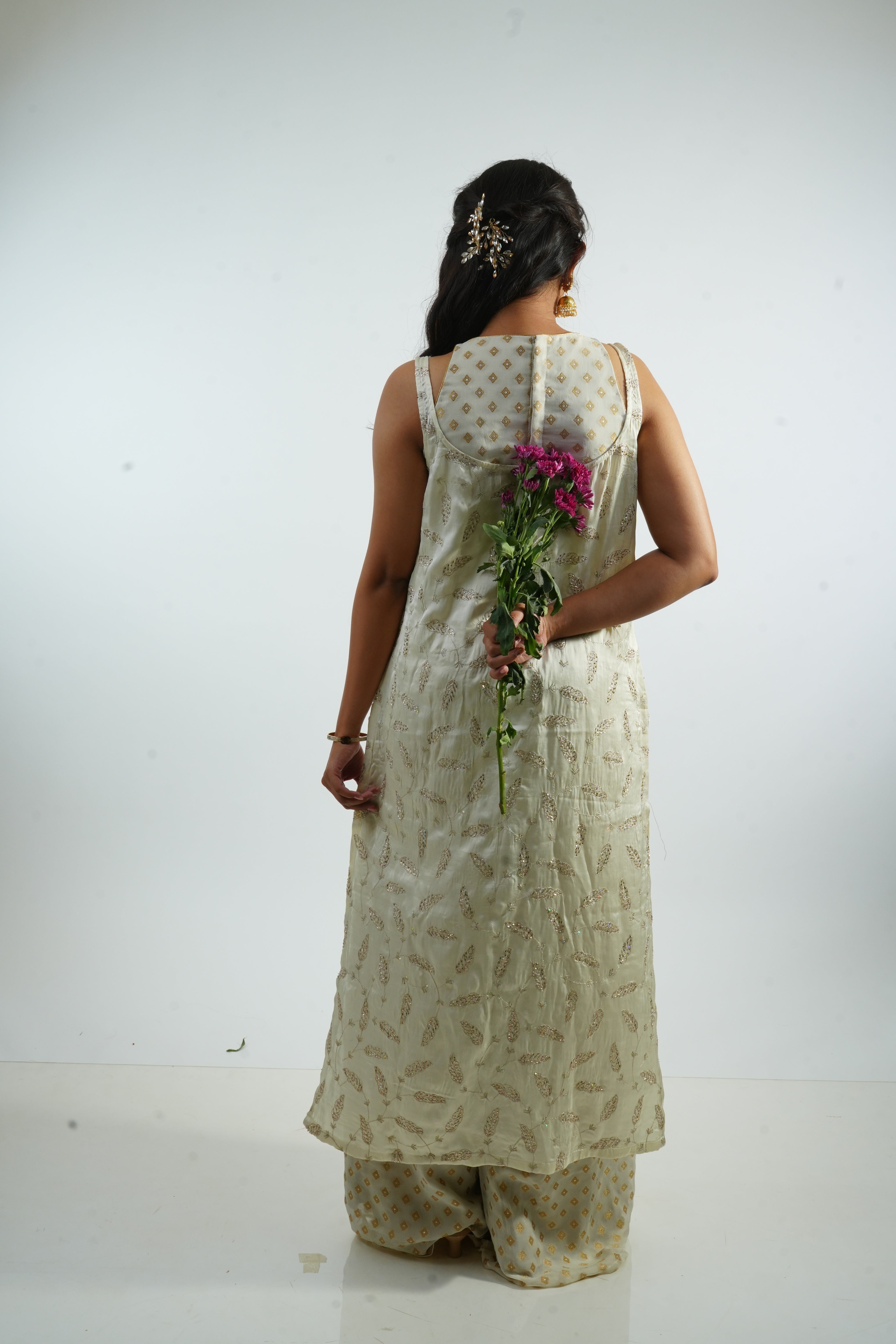 INAYA - Ivory Feather Print Sleeveless Suit Set